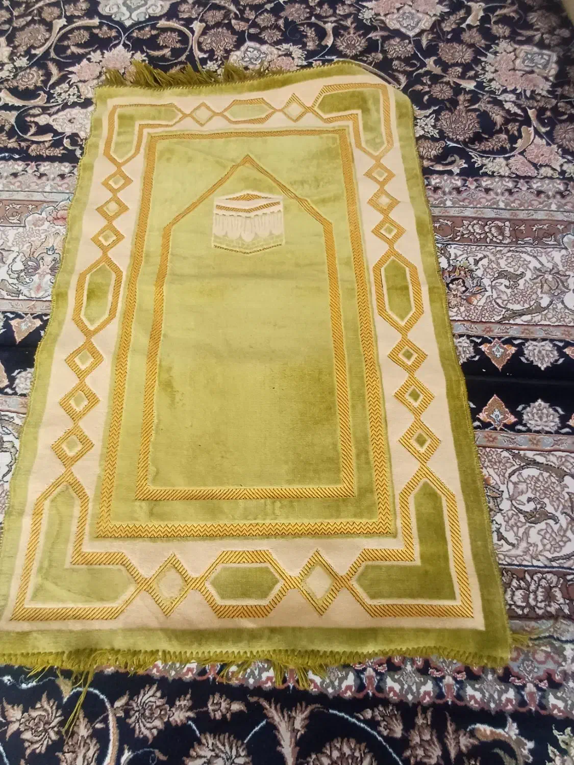 فرش زیر سجاده ی نماز|فرش|قدس, شهر‌قدس|دیوار