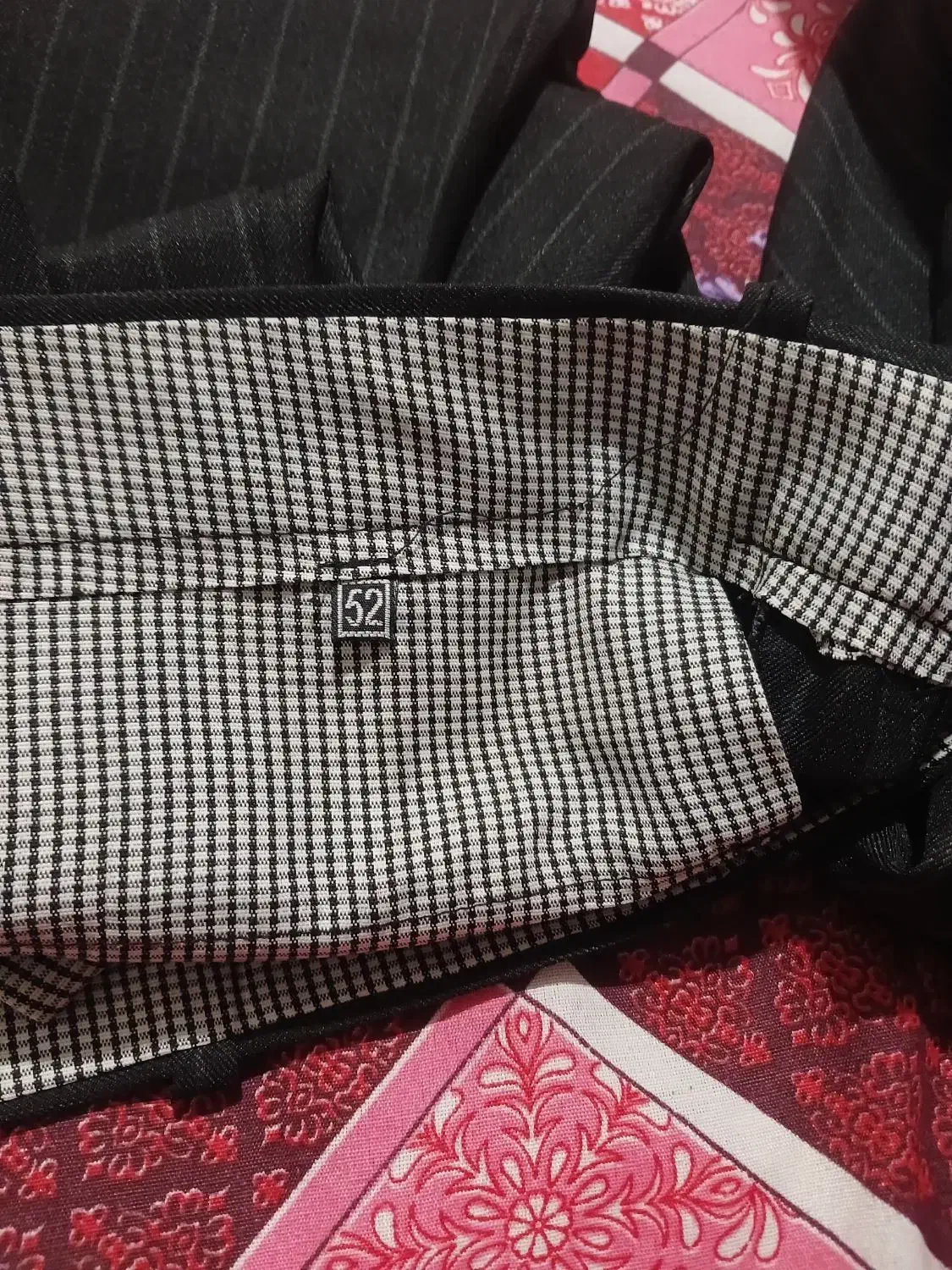 سلام وقت بخیر|لباس|عنبرآباد, |دیوار