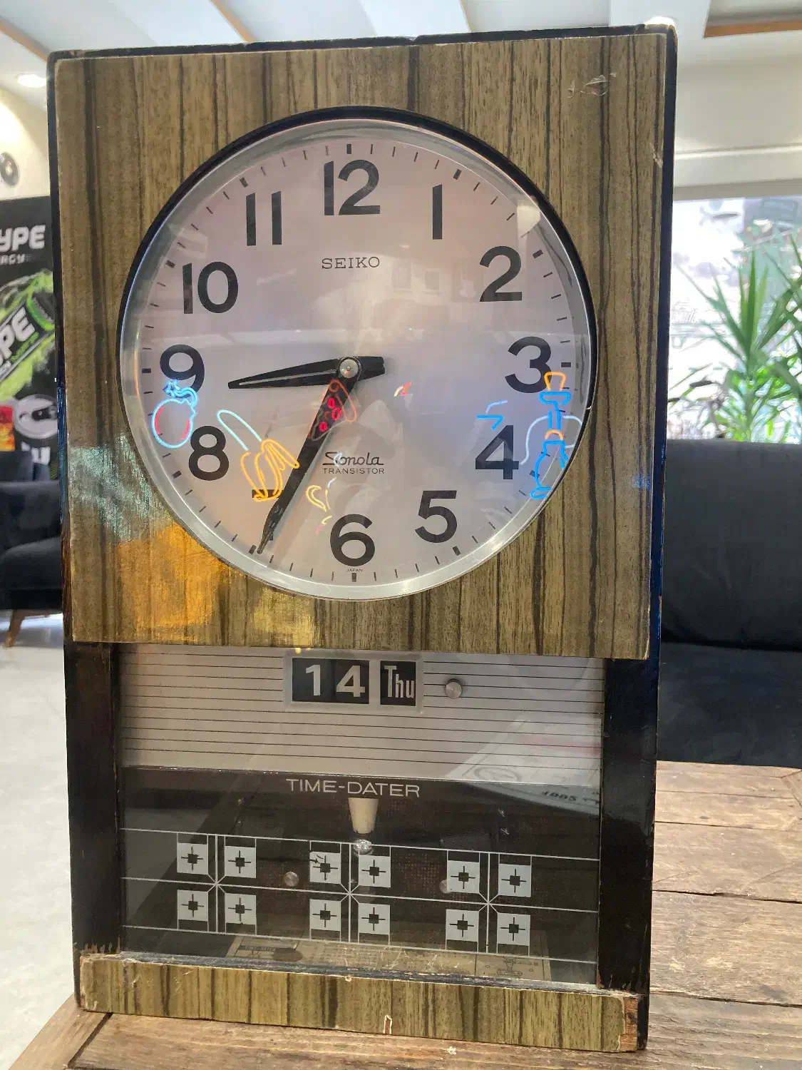 ساعت قدیمی|کلکسیون اشیاء عتیقه|ری, سیزده آبان|دیوار