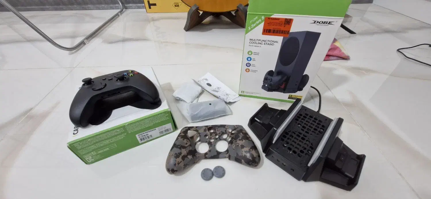 دسته xbox مشکی و فن و شارژر دسته s/s|کنسول، بازی ویدئویی و آنلاین|اصفهان, ملک‌شهر|دیوار
