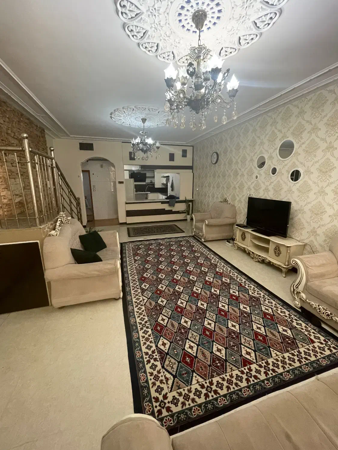 اجاره مبله لوکس روزانه سراج سفیر پاییز پاسارگاد|اجارهٔ کوتاهمدت آپارتمان و سوئیت|شیراز, شهرک سراج|دیوار