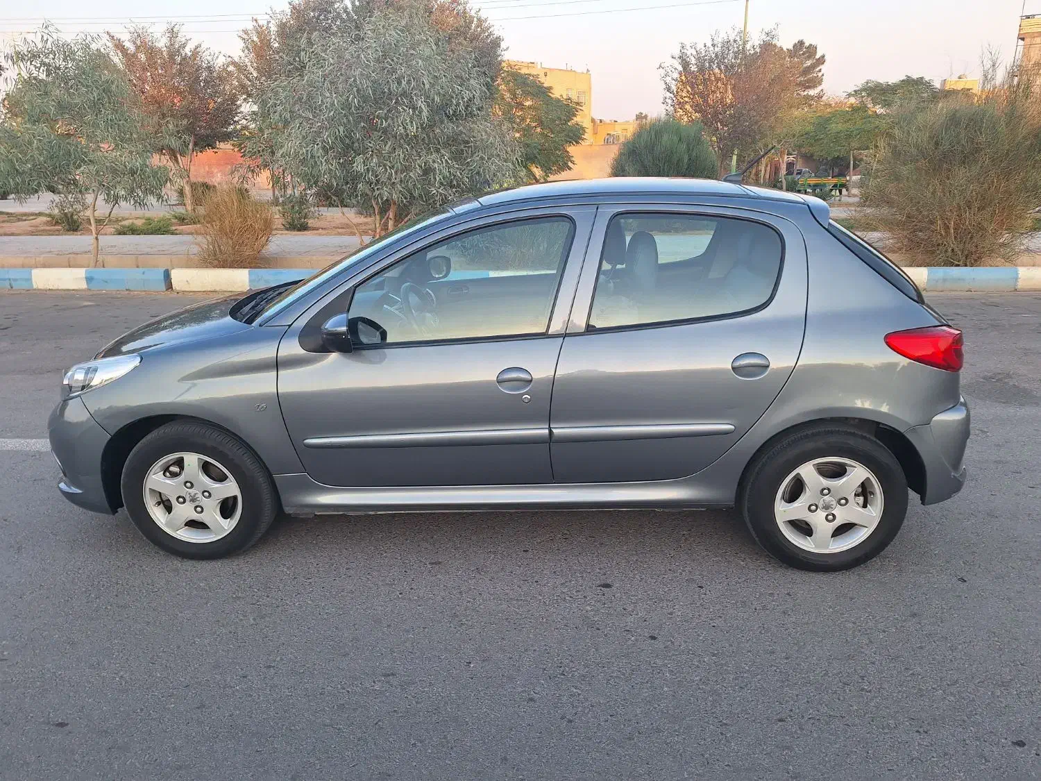 پژو ۲۰۷ مدل ۱۴۰۰ پانا|خودرو سواری و وانت|شاهینشهر, فرودگاه هسا|دیوار