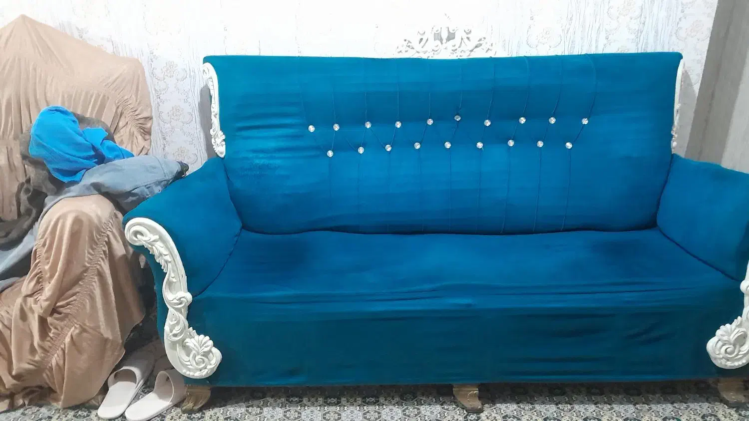 مبل ۷ نفره|مبلمان خانگی و میز عسلی|رشت, حومه رشت|دیوار