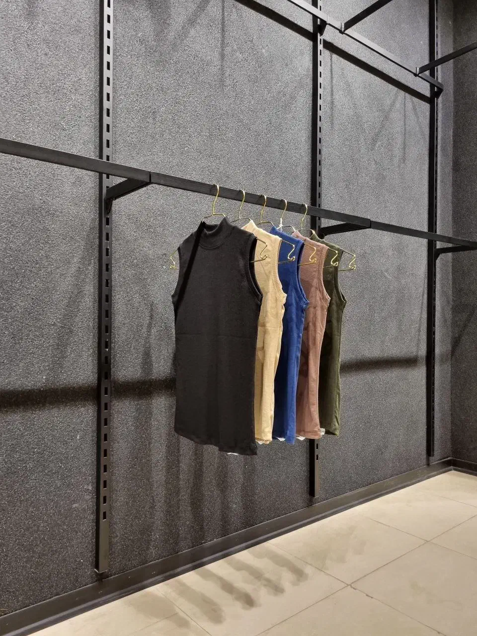 فانریب تاپ حلقه ای و استین دار|لباس|تربتحیدریه, قائم|دیوار