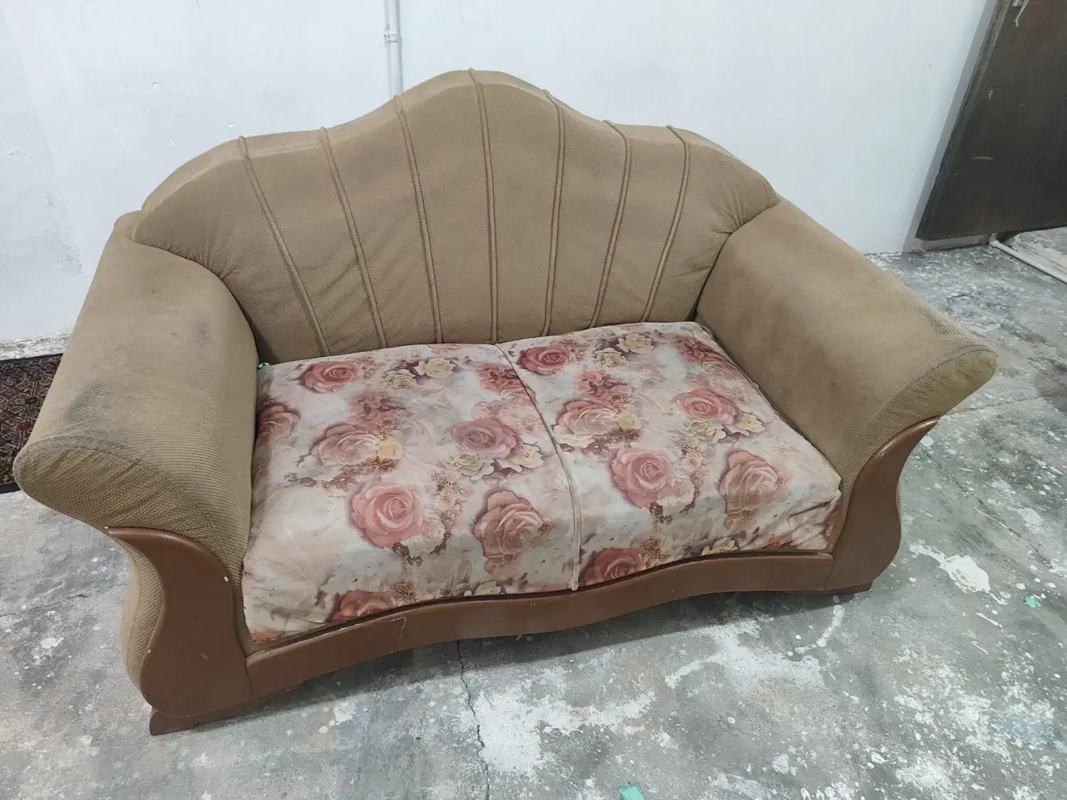 مبل دست دوم سالم سلامت|مبلمان خانگی و میز عسلی|تایباد, |دیوار