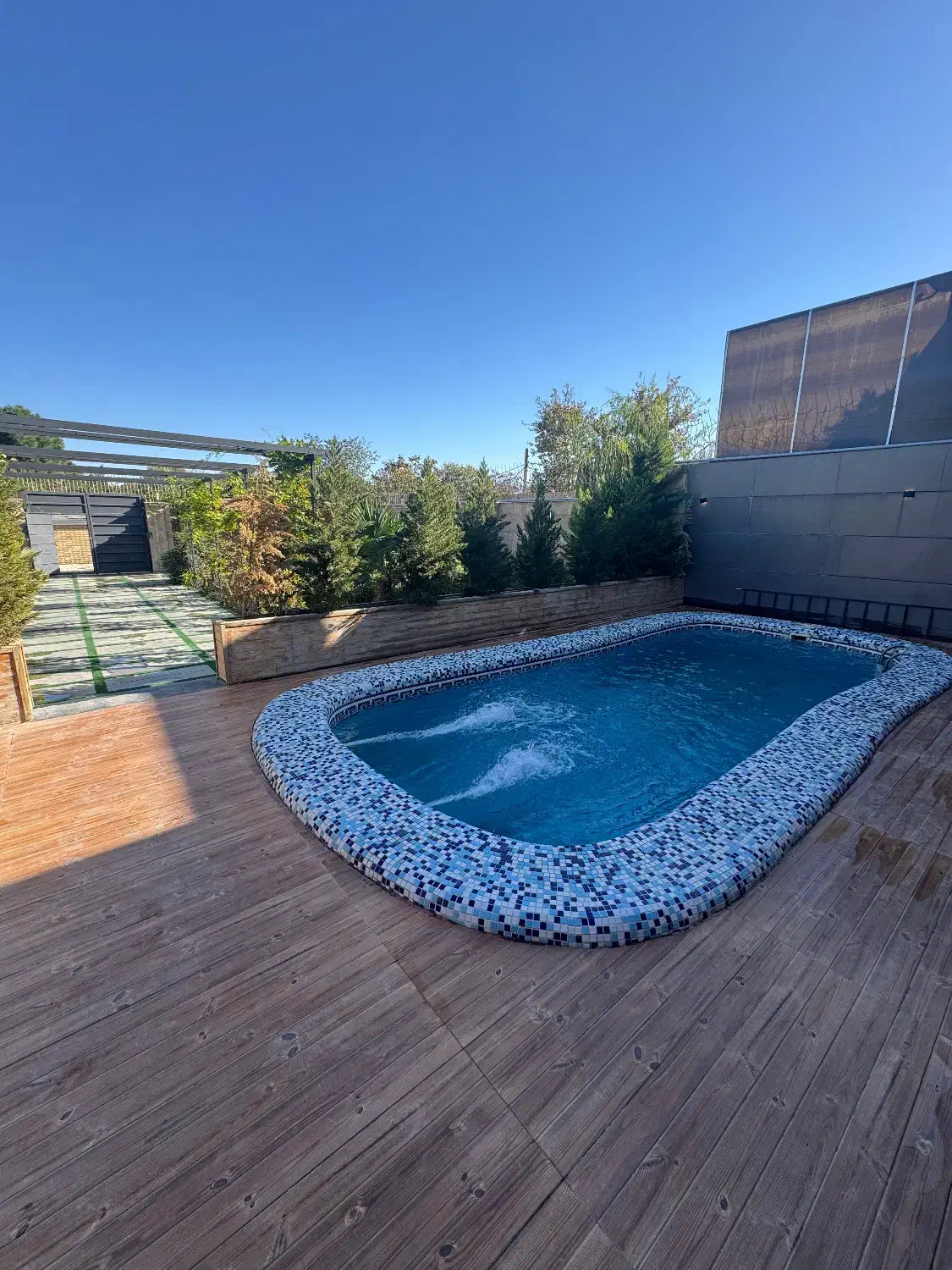 اجاره ویلا روزانه با استخر اب گرم|اجارهٔ کوتاه‌مدت ویلا و باغ|شهریار, شهرک شاهد|دیوار