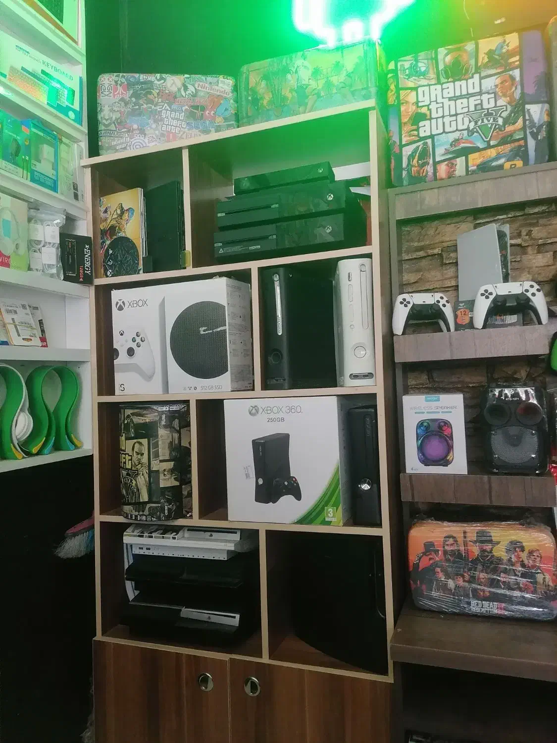 عرض مستقیم لوازم جانبی کنسول های بازی|کنسول، بازی ویدئویی و آنلاین|نیشابور, شهرک فرهنگیان|دیوار