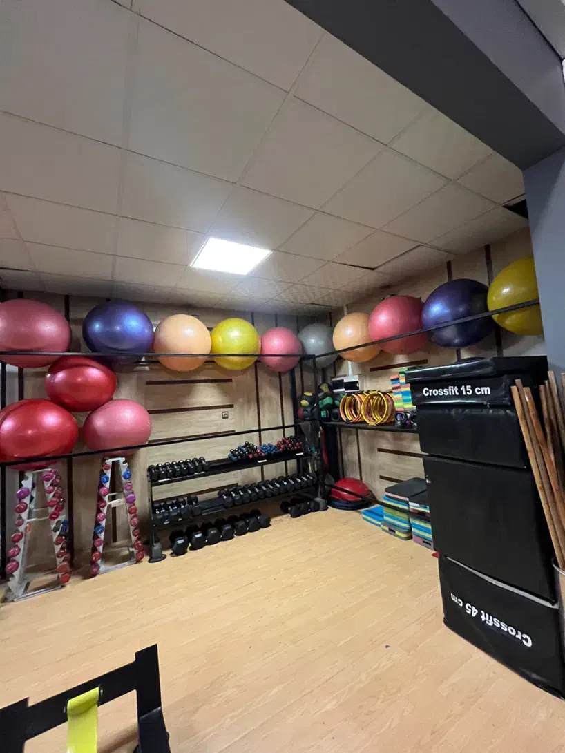 نیرو خدماتی برای باشگاه بانوان|استخدام سرایداری و نظافت|مشهد, راهنمایی|دیوار