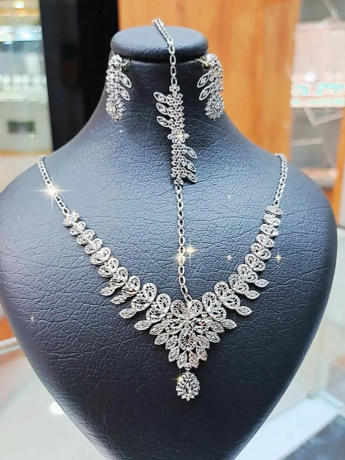 سرویس طلا سفید،شکسته با ۵ درصد|جواهرات|ارومیه, |دیوار