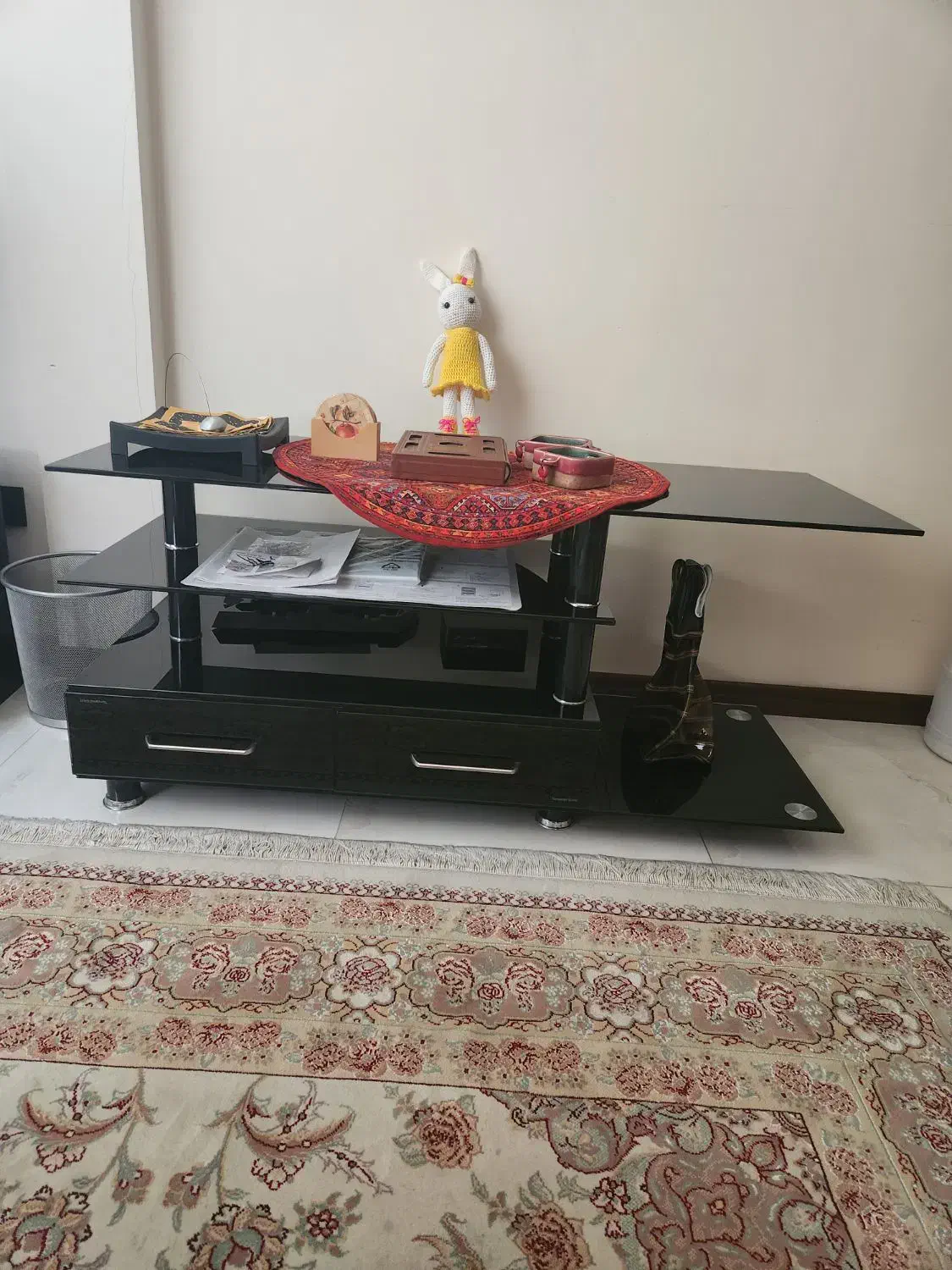 میز تلوزیون|میز تلویزیون|شیراز, میرزاکوچک خان|دیوار