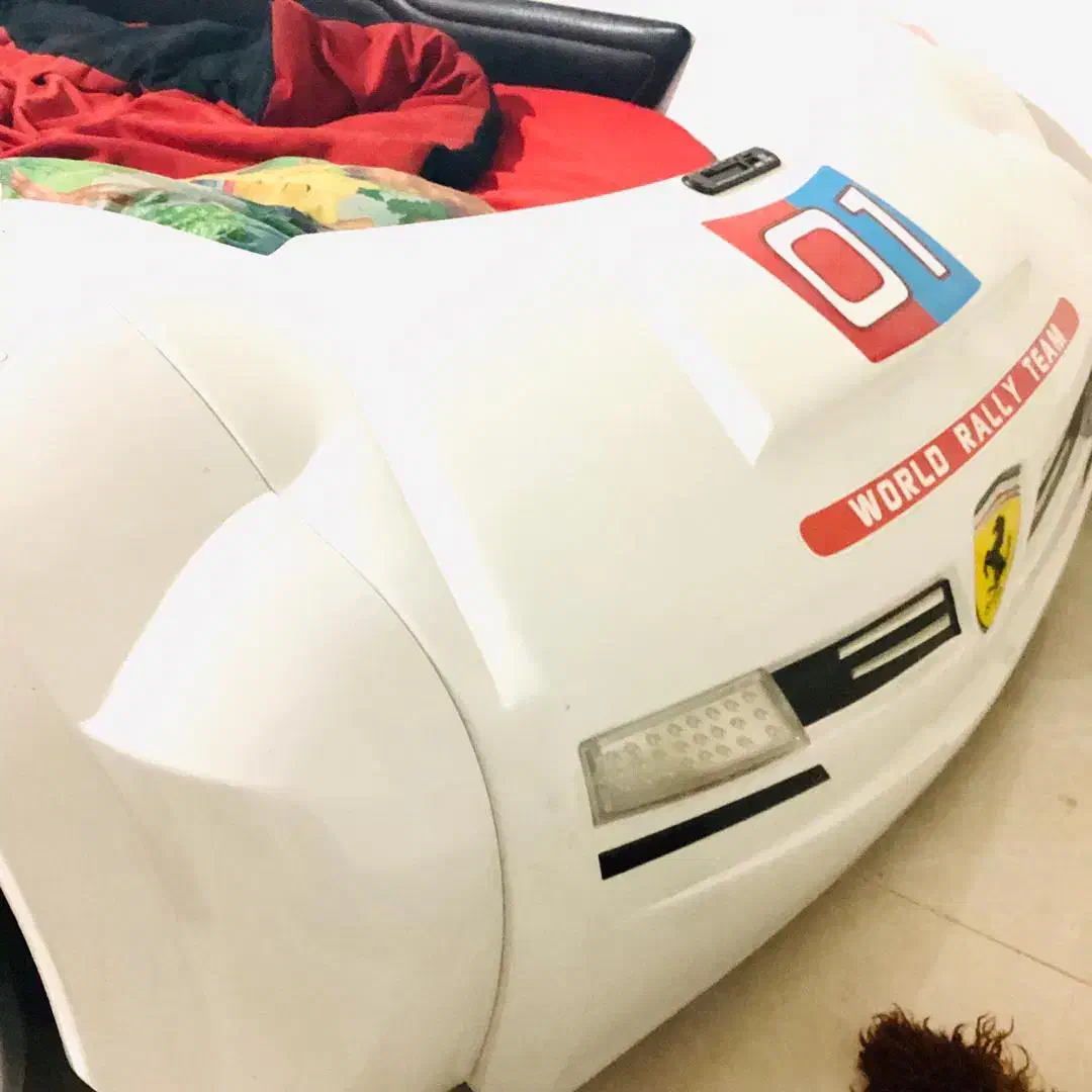 سرویس تخت و میز تحریر ماشین فراری قرمز و سفید|تخت و سرویس خواب|پردیس, فاز ۲|دیوار