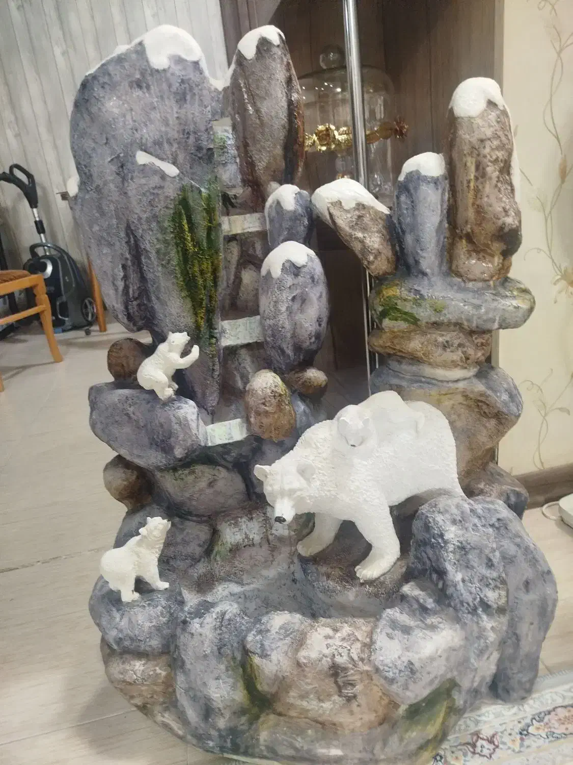 آبنما بسیار زیبا و نو و سالم قیمت سه پانصد|مجسمه، تندیس، ماکت|سبزوار, جنت|دیوار