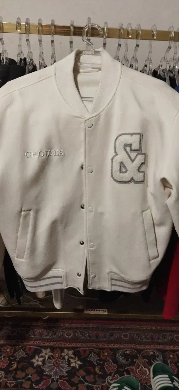 یک بامبر اورجینال کاپشن|لباس|فولادشهر, B5|دیوار