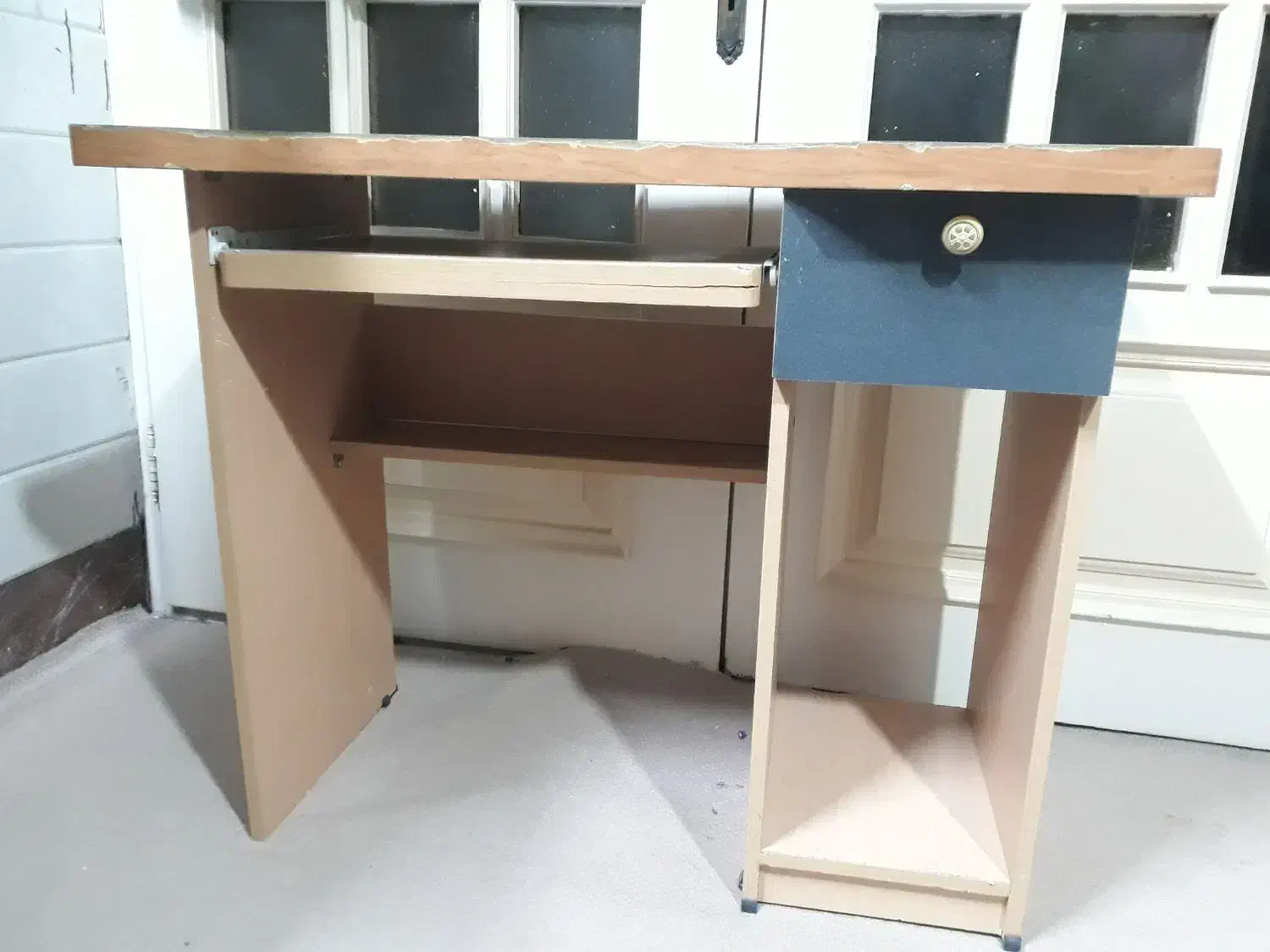 میز کامپیوتر|میز تحریر و کامپیوتر|قم, چهار امامزاده|دیوار