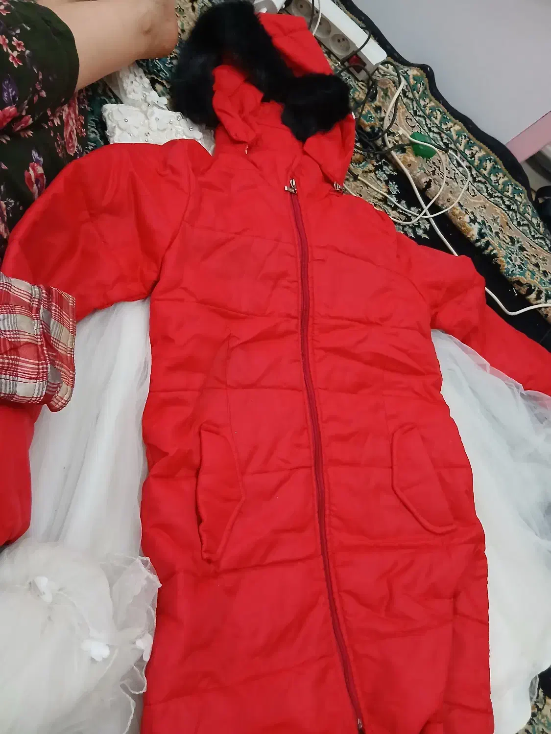 کاپشن و لباس عروس بچه|کفش و لباس بچه|رشت, رشتیان|دیوار