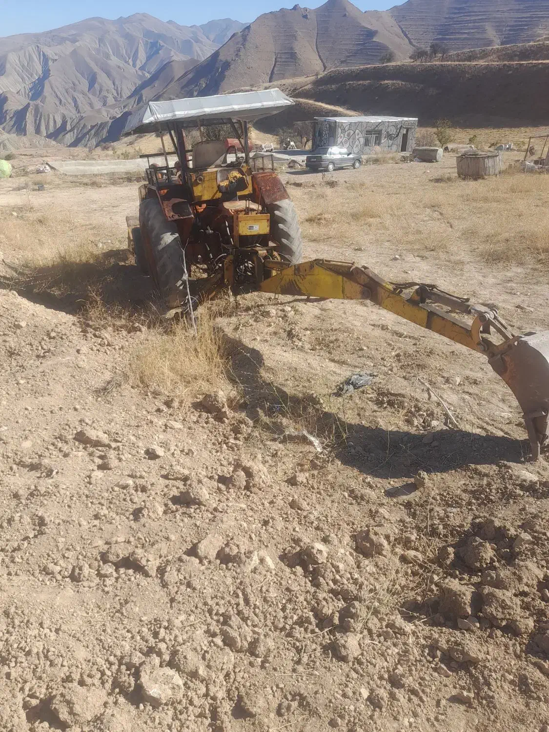 بیل بهکویی پشت تراکتوری فرگوسن رومانی|ماشینآلات صنعتی|سیه رود, |دیوار