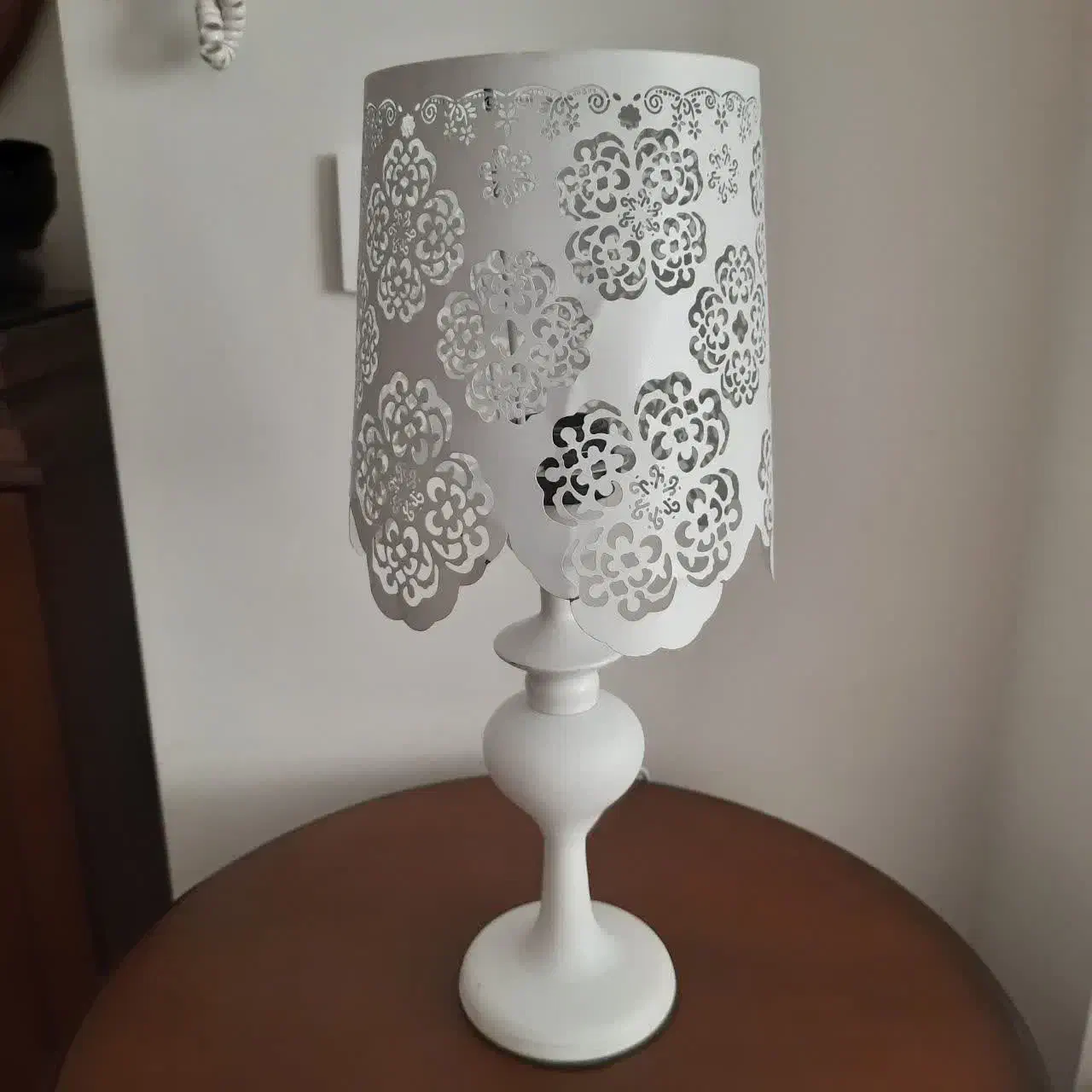 چراغ خواب|چراغ خواب و آباژور|مشهد, پایگاه شکاری|دیوار