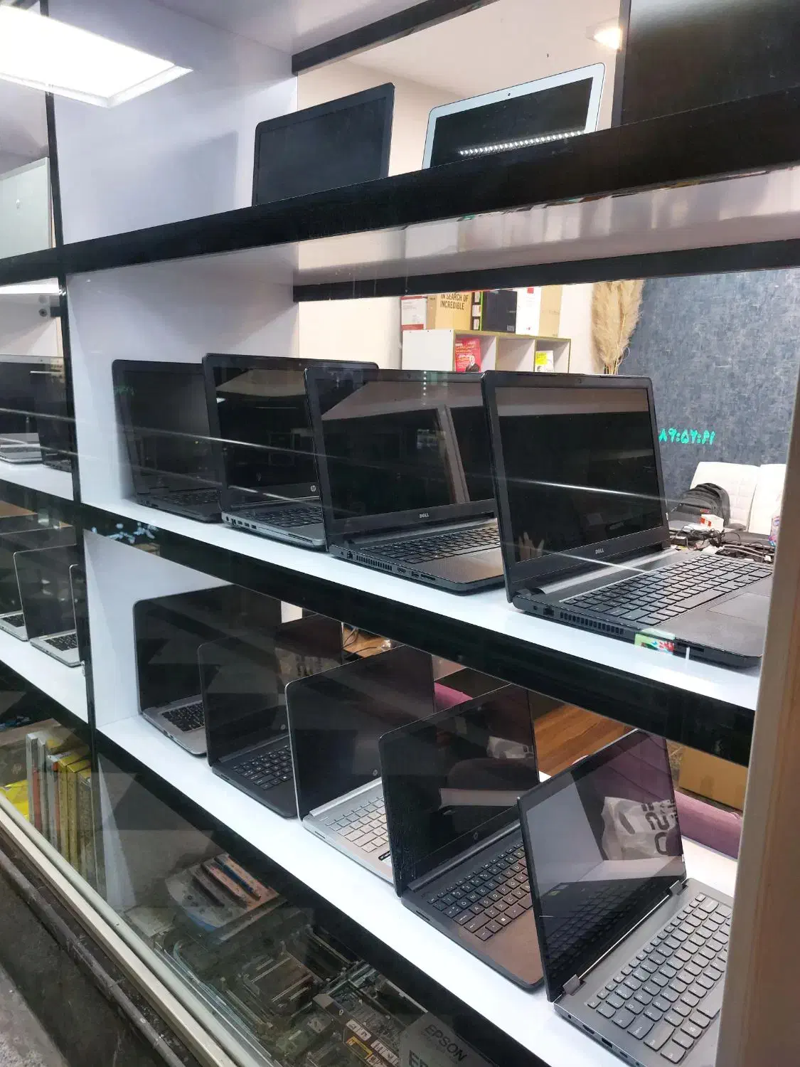 لپتاپ های وارداتی/دم قسط باسود جزئی/گارانتی شرکت|رایانه همراه|تهران, میرداماد|دیوار