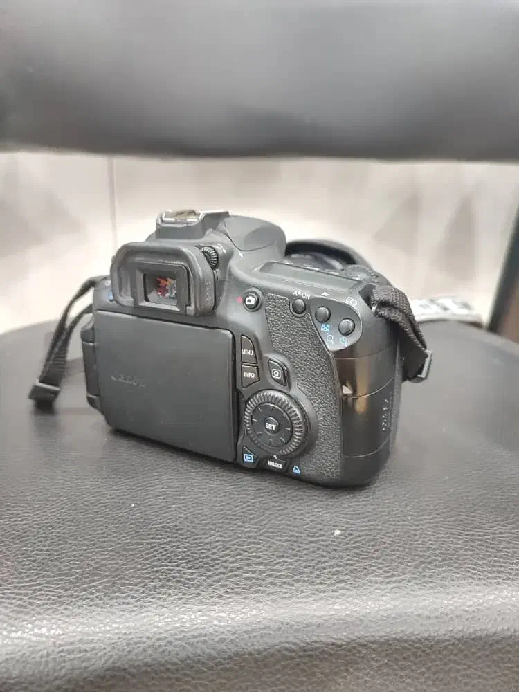 دوربین کنون ۶۰d کم کار|دوربین عکاسی و فیلمبرداری|آستارا, |دیوار