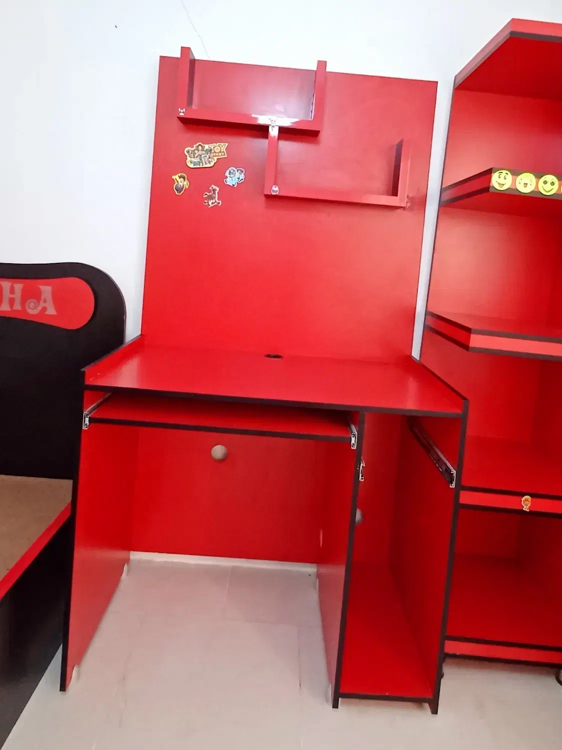 تخت و میز کامپیوتر و....|تخت و سرویس خواب|اهر, |دیوار