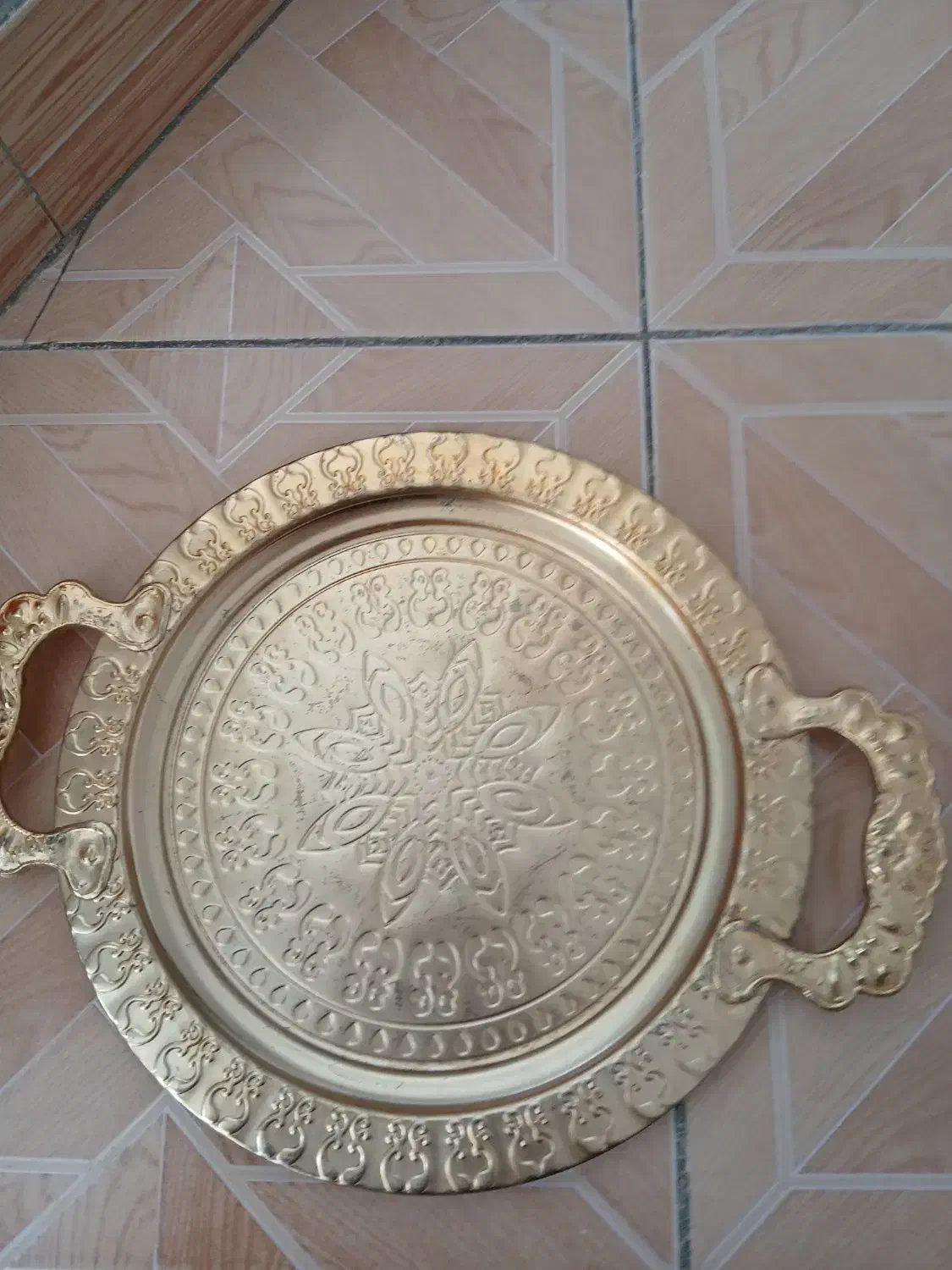 سینی طلایی|ظروف سرو و پذیرایی|اراک, |دیوار