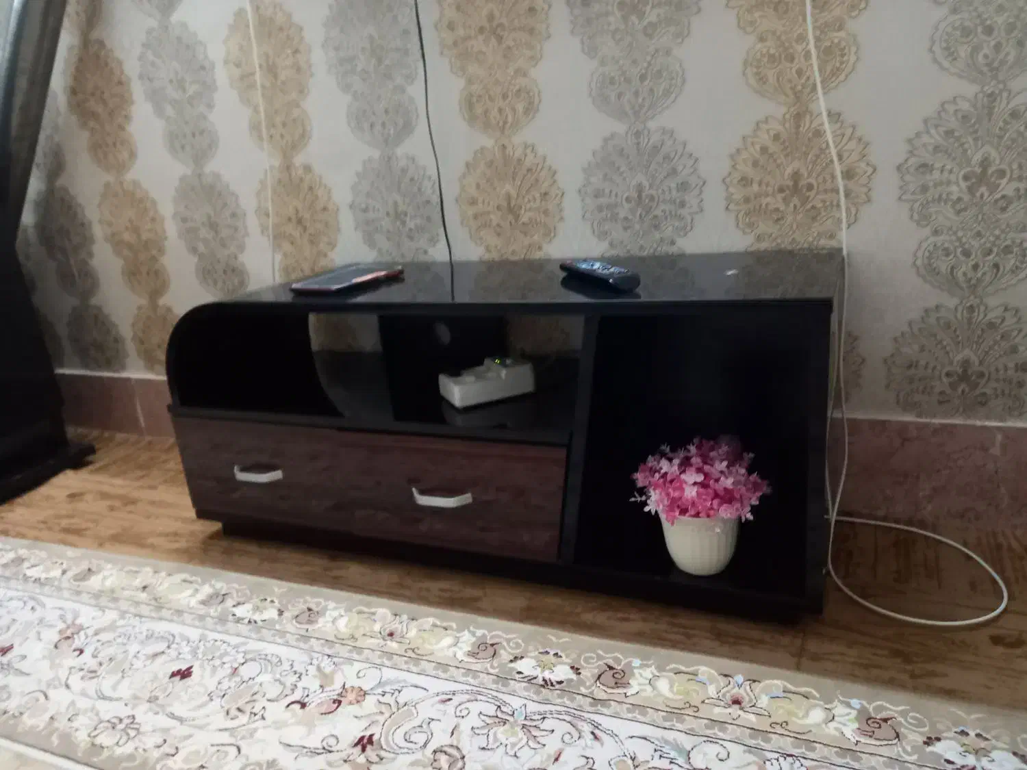 تی وی و میزش|تلویزیون و پروژکتور|قوچان, |دیوار