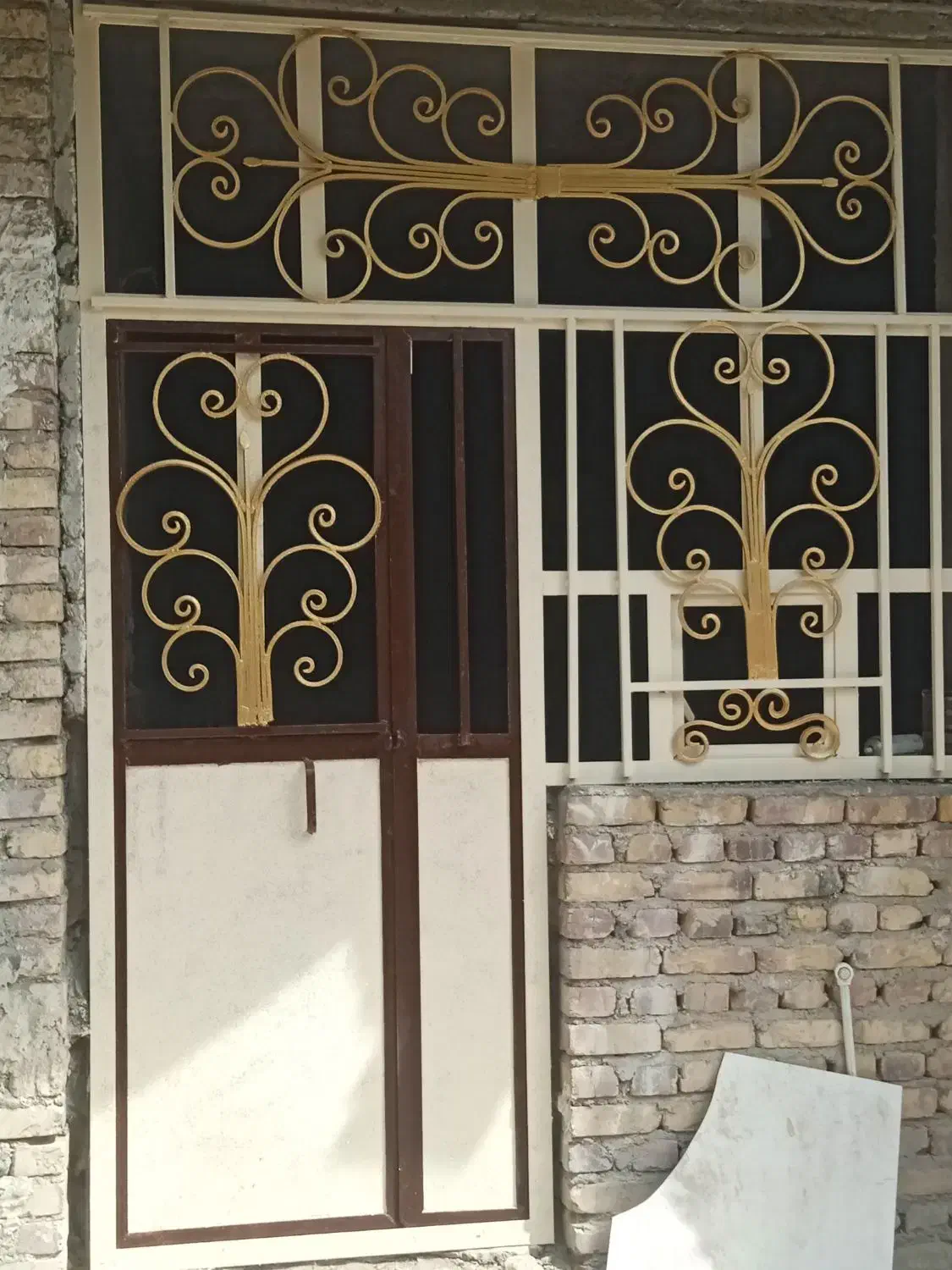 رنگ آمیزی ساختمان درب و پنجره اتاق کمدو کابینت و..|خدمات پیشه و مهارت|سراوان, |دیوار