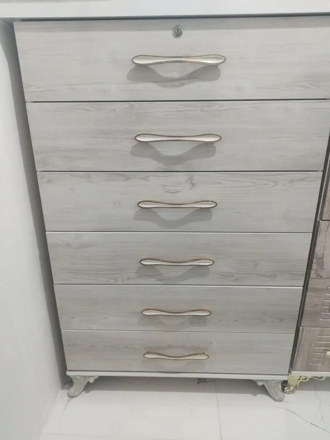 کمدودراور تمیز سالم فروش فوری|جاکفشی، کمد، دراور|خرم‌آباد, |دیوار