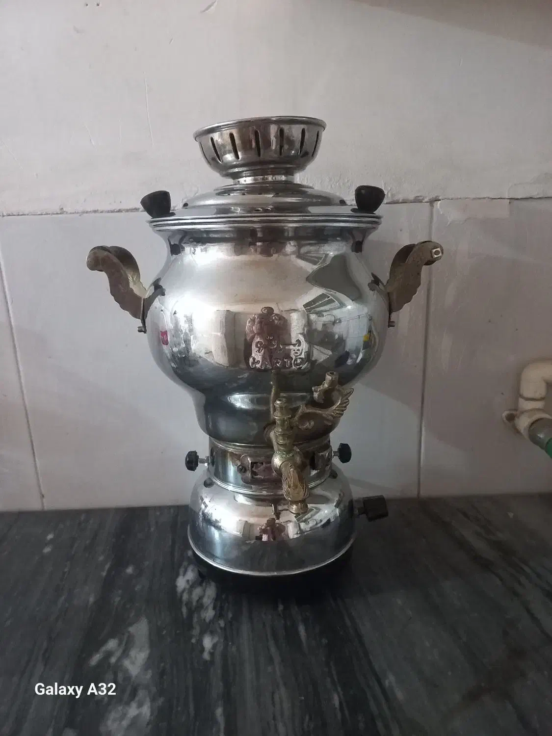 سماور گازی|سماور، چایساز، قهوهساز|قم, قلعه کامکار|دیوار