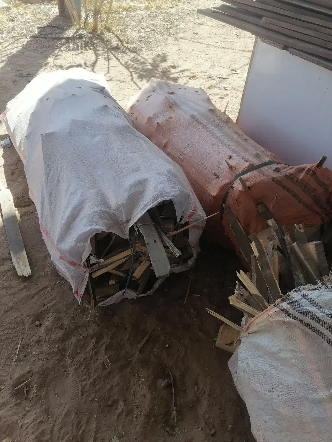 خاک اره و تراشه چوب و هیزمی|مصالح و تجهیزات ساختمان|قائن, |دیوار