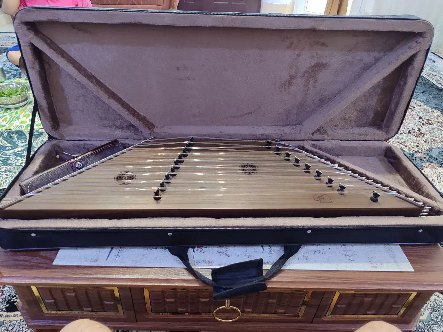 سنتور نونو|سازهای سنتی|ساری, |دیوار