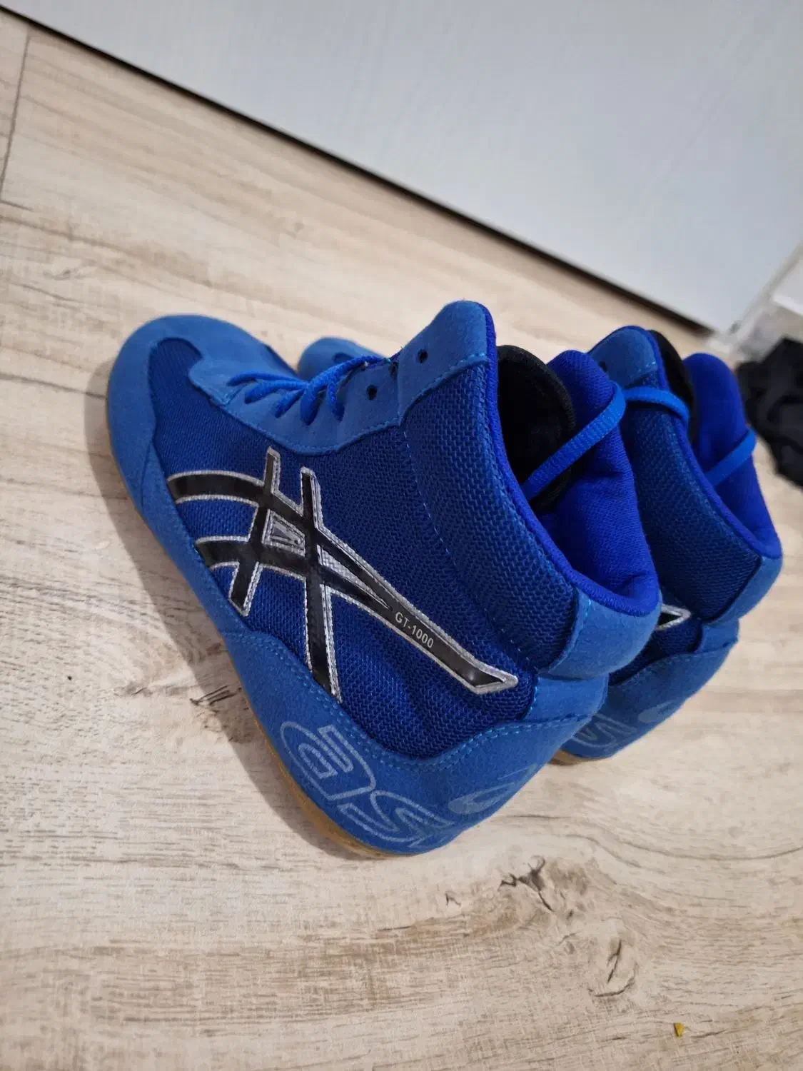 کتونی کشتی|کیف، کفش، کمربند|رشت, آب و برق|دیوار