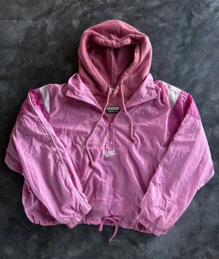 کاپشن|لباس|شاهین دژ, |دیوار