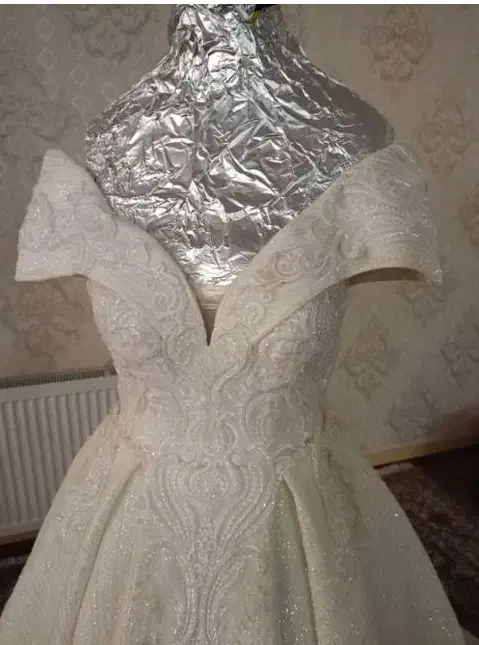 لباس عروس|لباس|ری, دیلمان|دیوار