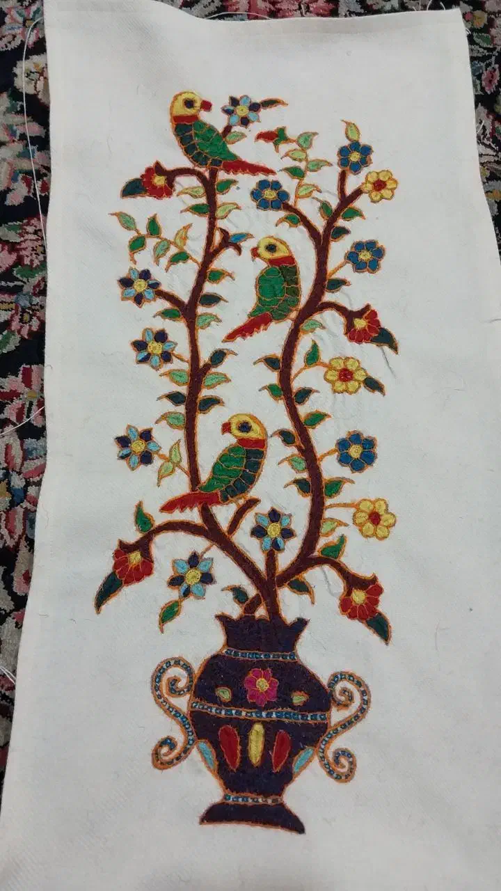 تعدادی کوسن وتابلویی بفروش میرسد|پرده، رانر، رومیزی|کرمان, |دیوار