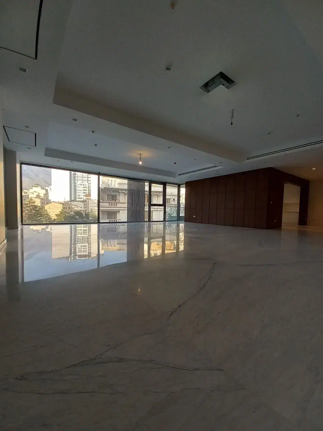 ۴۲۰متر مدرن کلید نخورده