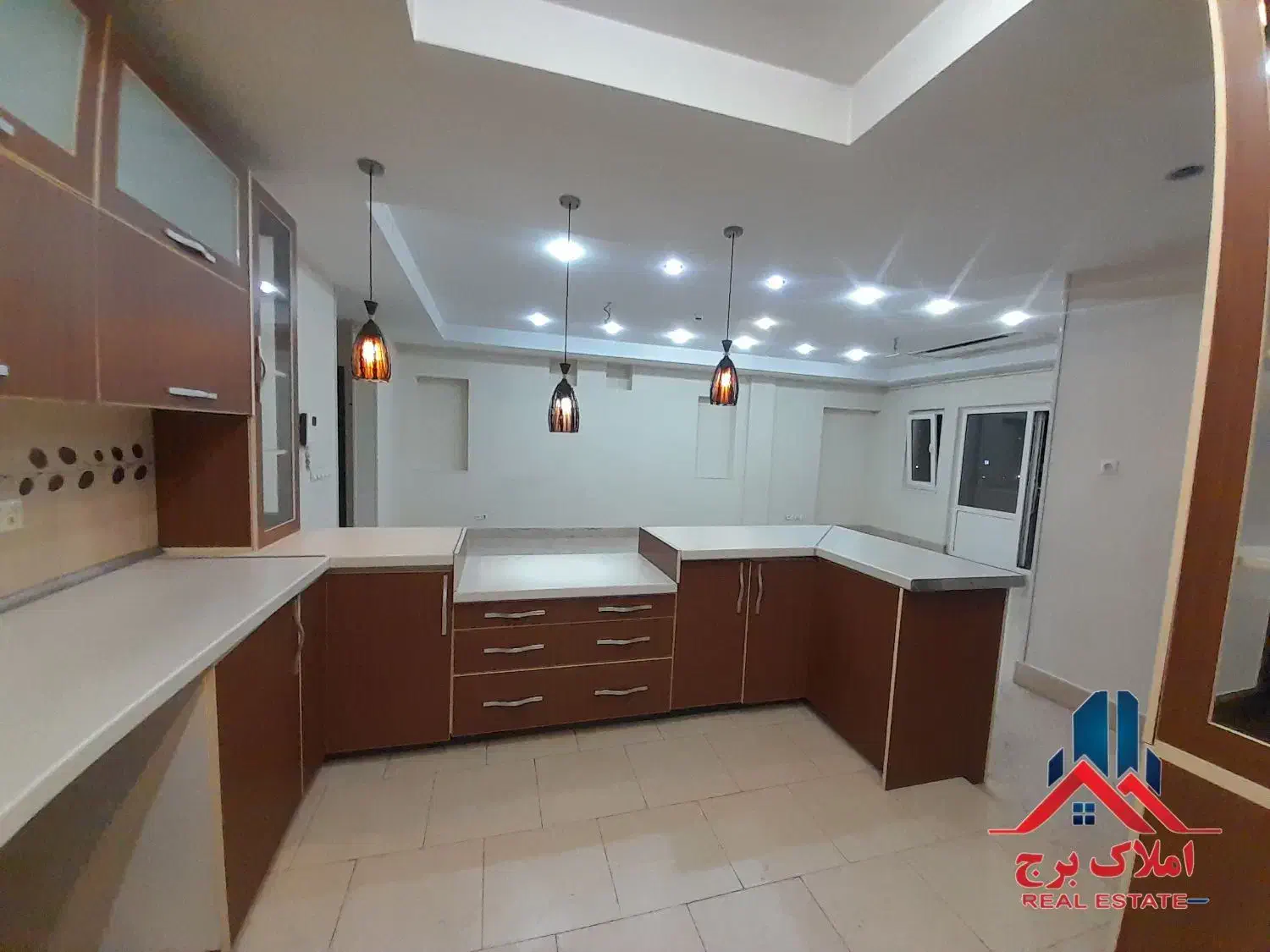 *شهرک چشمه ۱۲۵متر ۲خ ۲تراس ۲انباری طبقه آخر برج*