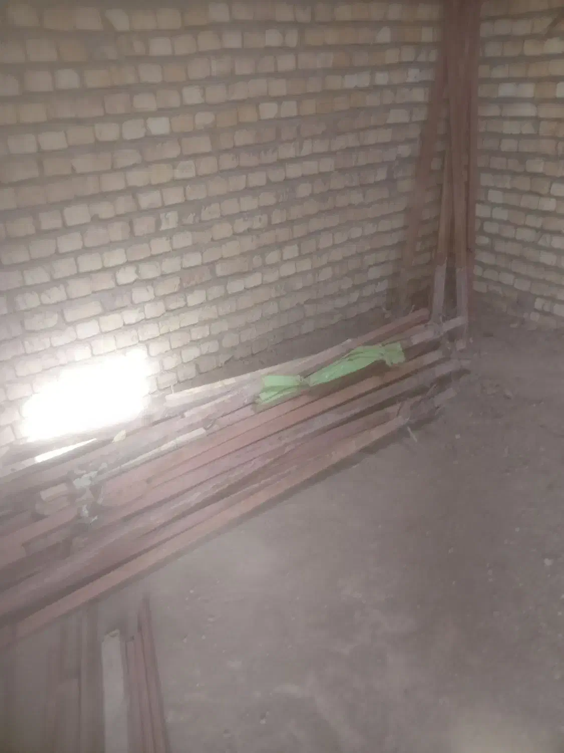 گلخانه با همه امکانات|گل و گیاه طبیعی|میان جلگه, |دیوار