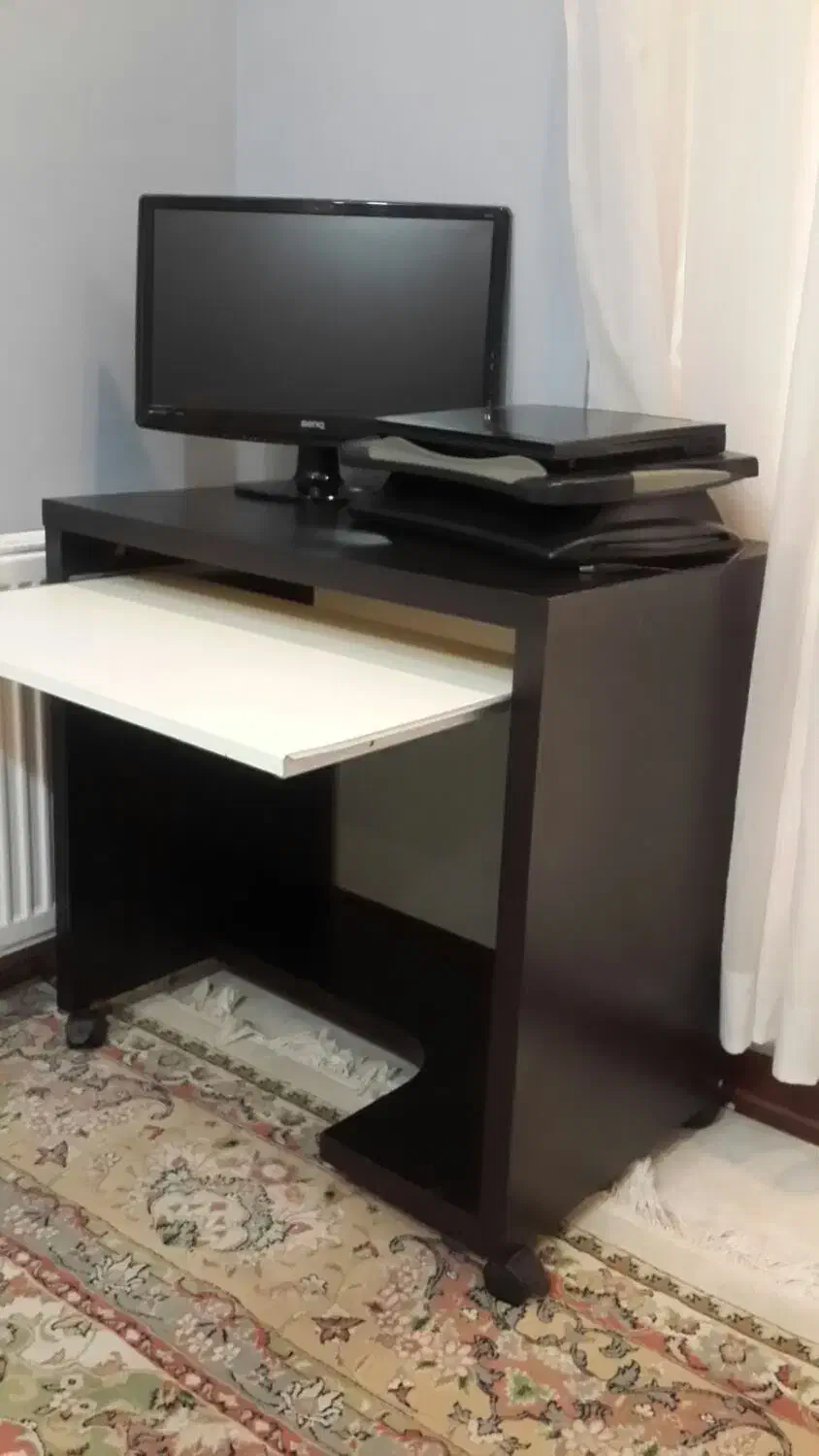 میز کامپیوتر IKEA. قابل باز و بسته کردن|قطعات و لوازم جانبی رایانه|پرند, فاز ۰|دیوار