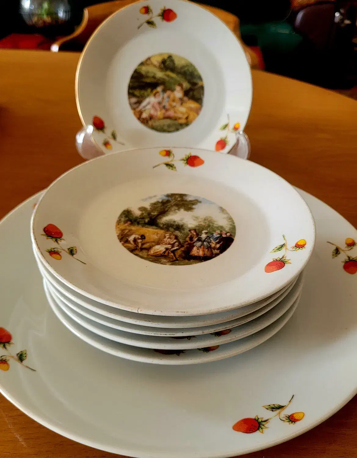 کیک خوری انتیک|ظروف سرو و پذیرایی|اصفهان, سروستان|دیوار