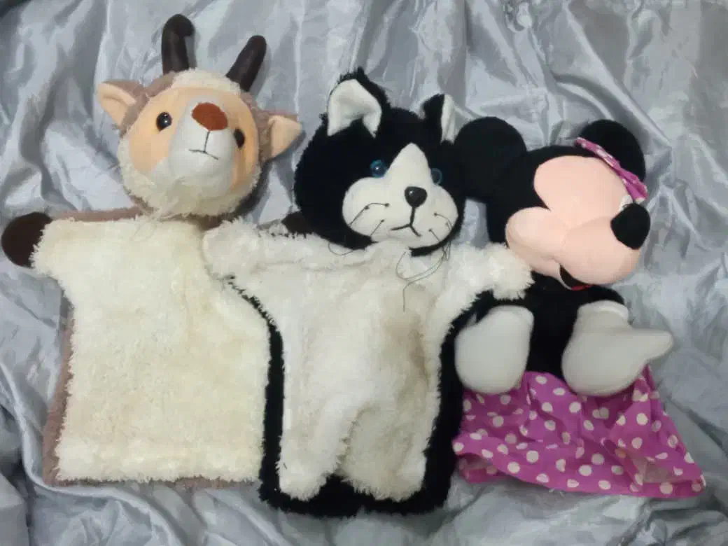 مقداری عروسک نمایشی دو عدد مورچه بزرگ و ...|اسباب‌بازی بچه|آبادان, |دیوار