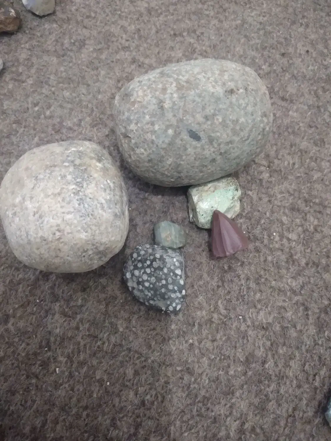 بنام خدا یک سری سنگ دوران عصر سنگی و مس|کلکسیون اشیاء عتیقه|خرم‌آباد, |دیوار