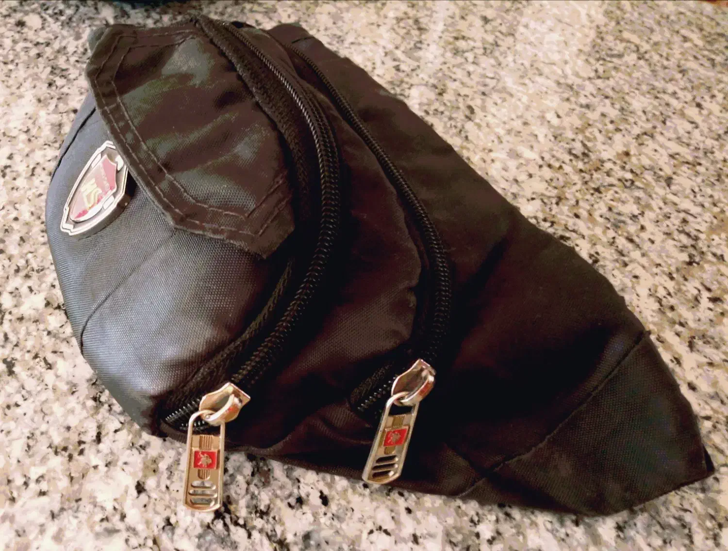 کیف کمری مشکی و جادار|کیف، کفش، کمربند|خمینی‌شهر, |دیوار