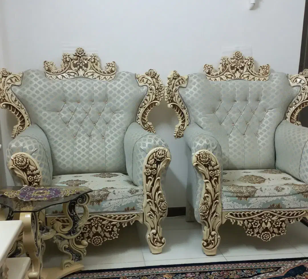 مبل سلطنتی در حد نو تخفیف پای معامله|مبلمان خانگی و میز عسلی|تهران, هلال احمر|دیوار
