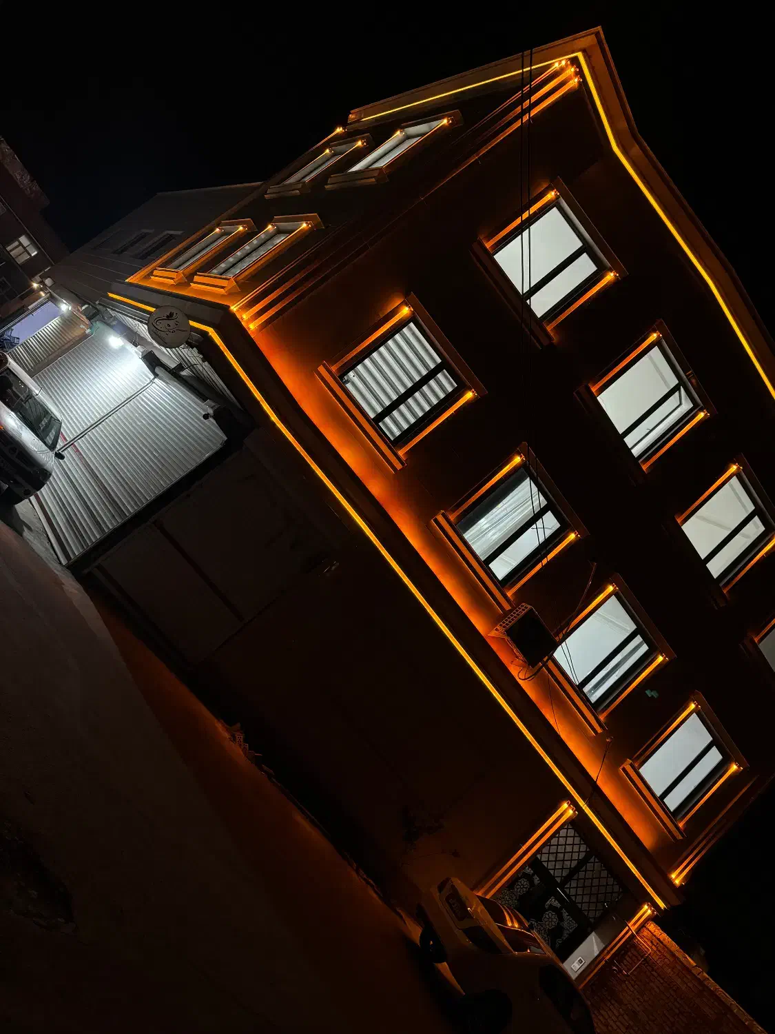 یک ساختمان ۲طبقه با۲مغازه۱۷۲|فروش آپارتمان|مرند, |دیوار