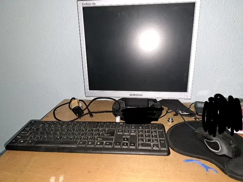 کامپیوتر با مانیتور و کیس و موس و کیبرد|رایانه رومیزی|شاهین‌شهر, خانه کارگر|دیوار