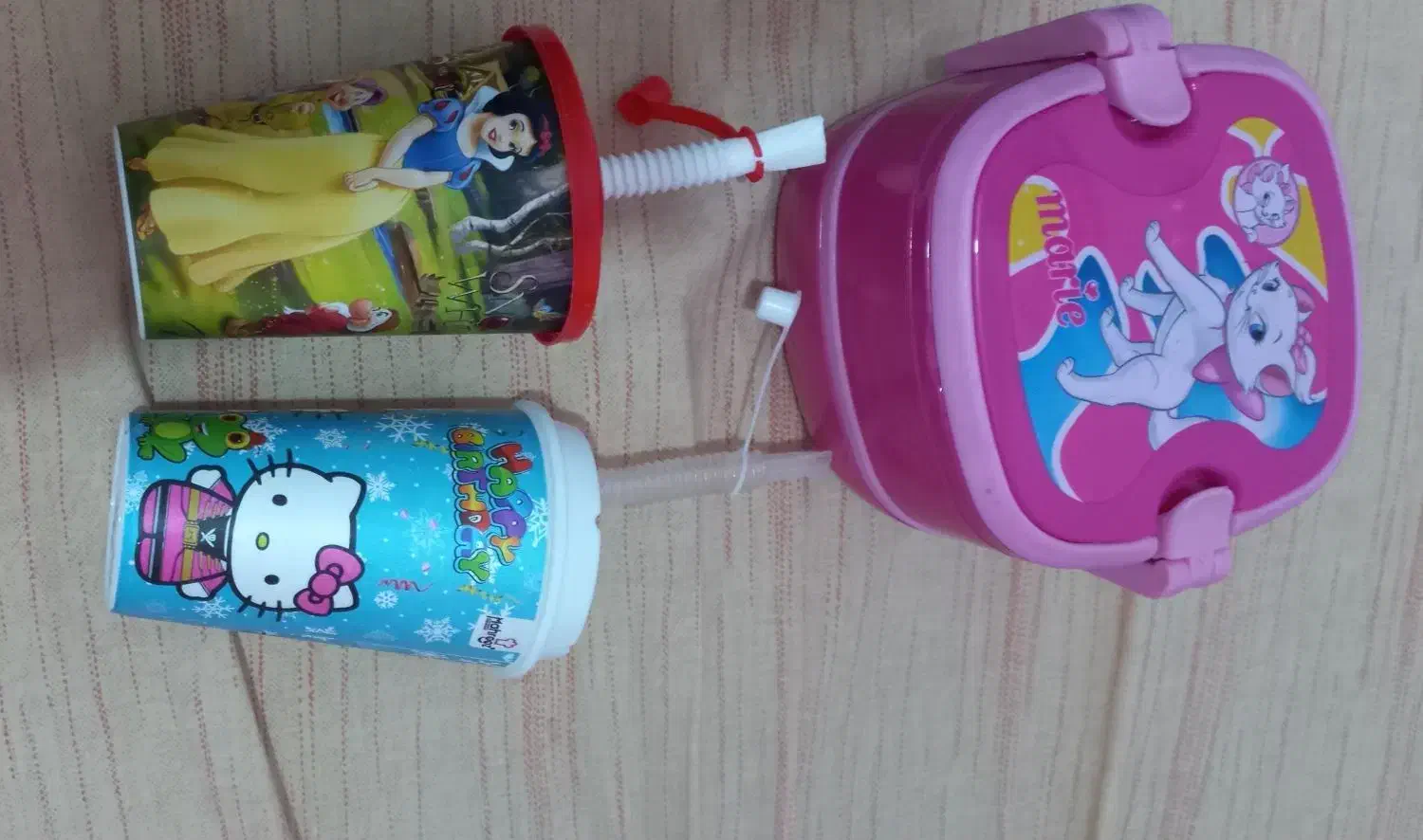 تم تولد همه چیز کلاه سفره ولیوان بشقاب وغیره|اسباببازی بچه|اصفهان, احمدآباد|دیوار