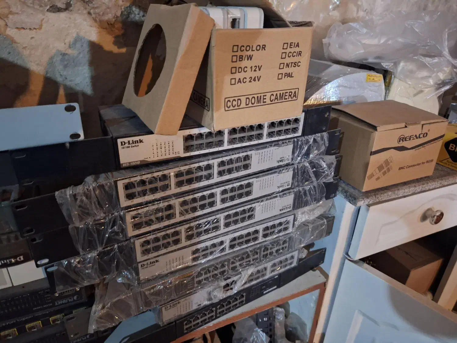 سوییچ ۲۴ پورت دلینک|مودم و تجهیزات شبکه|تهران, نصرت|دیوار