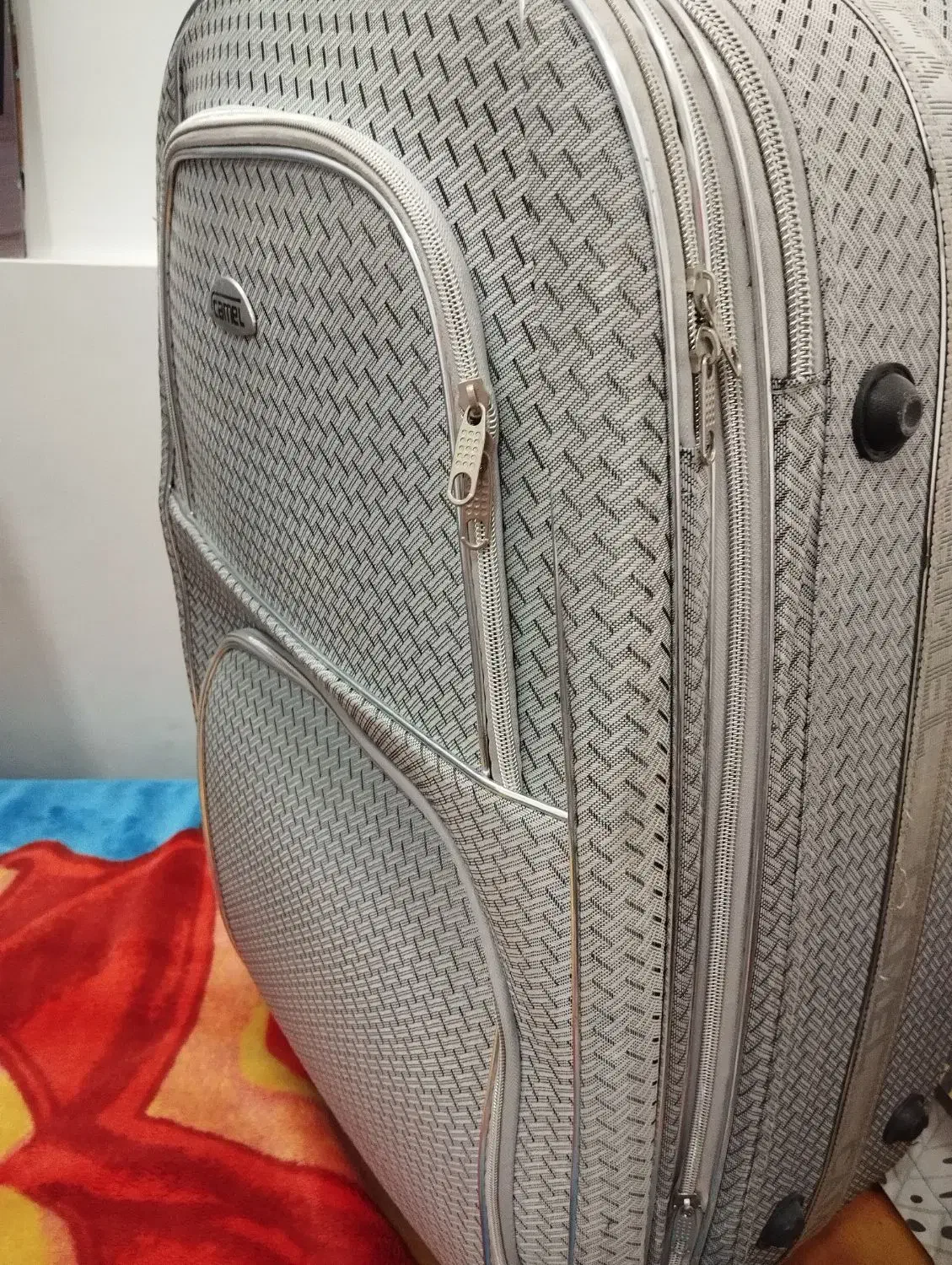 چمدان|کیف، کفش، کمربند|دورود, |دیوار