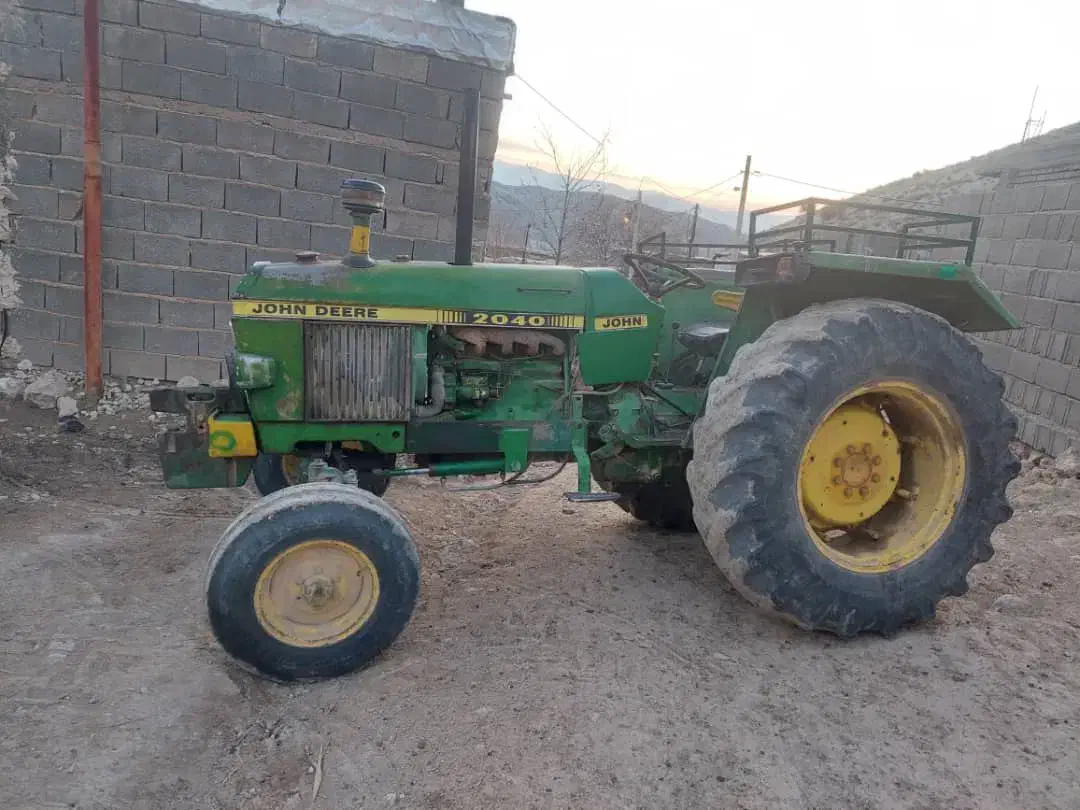 وسیله نقلیه|خودرو سنگین|دشمن زیاری, |دیوار